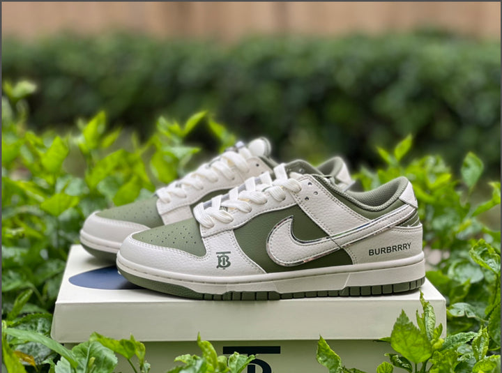 Nike DUNK LOW OIL GREEN