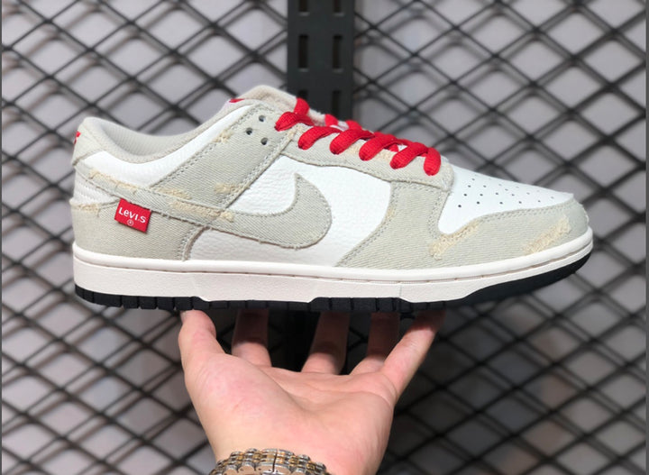 Nike SB Dunk Low Levis