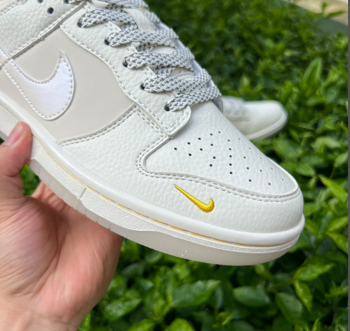 Nike dunk low yellow and cream